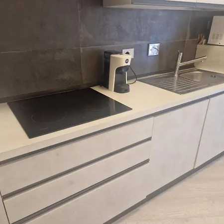 Moderno Di 93 Mq In Zona Apartment